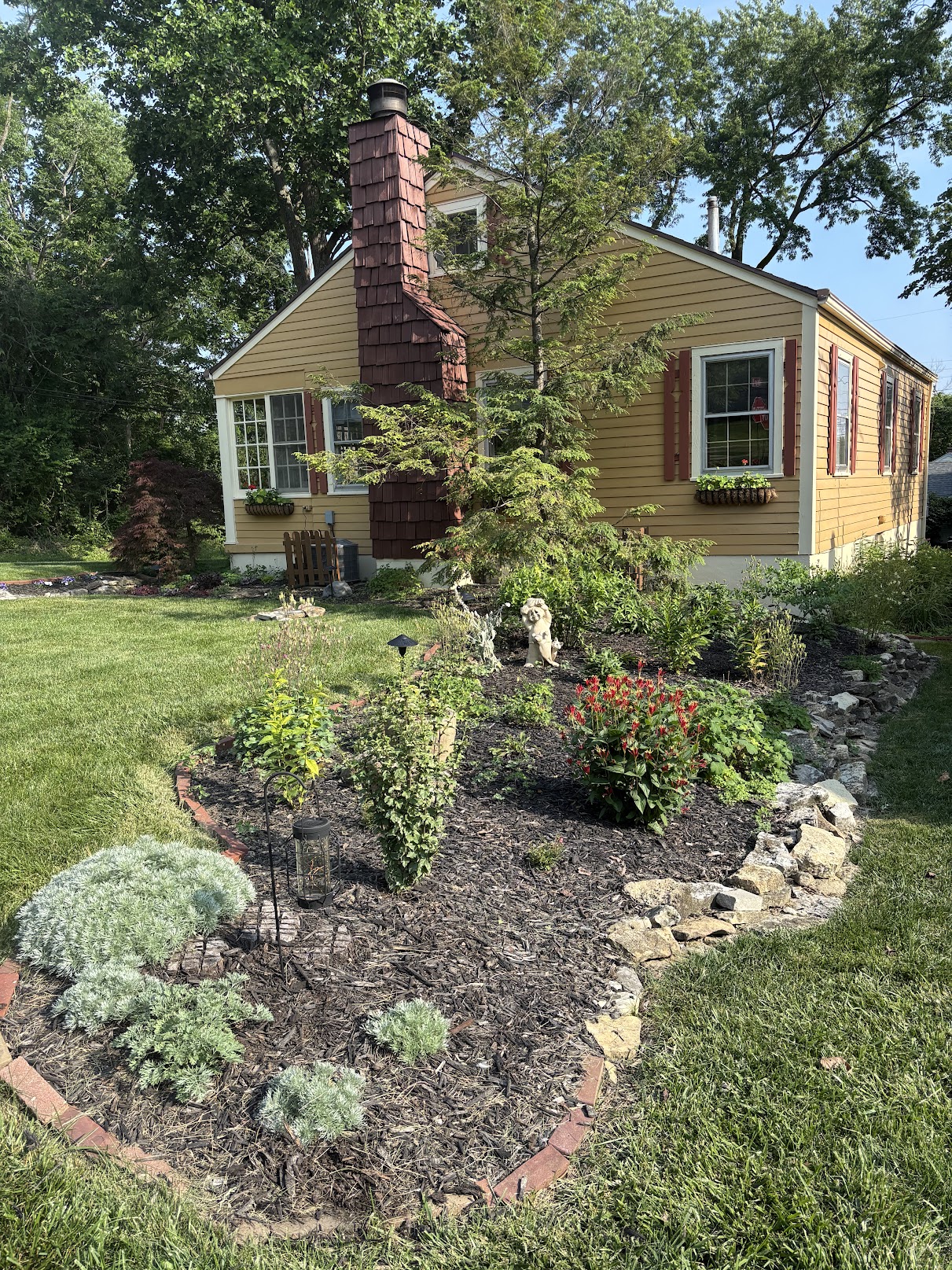 Kettering Ohio home with landscaping and strong pride of ownership