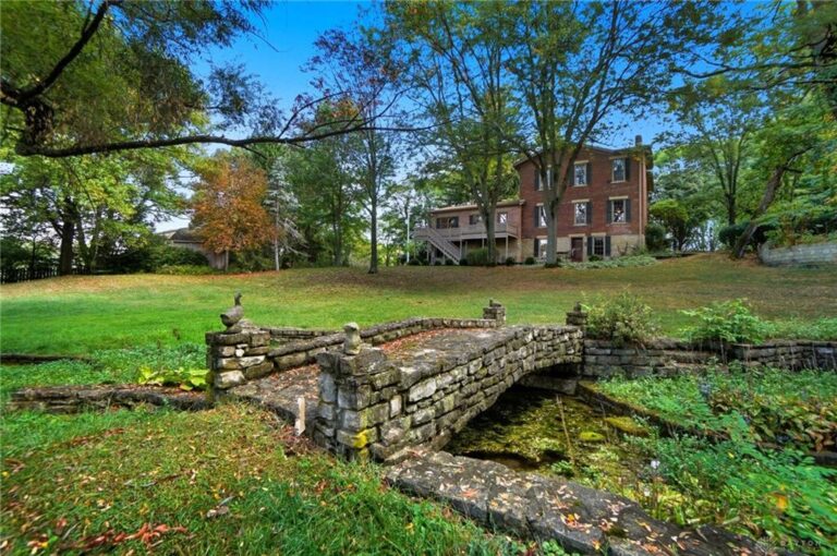 Vandalia Luxury Homes