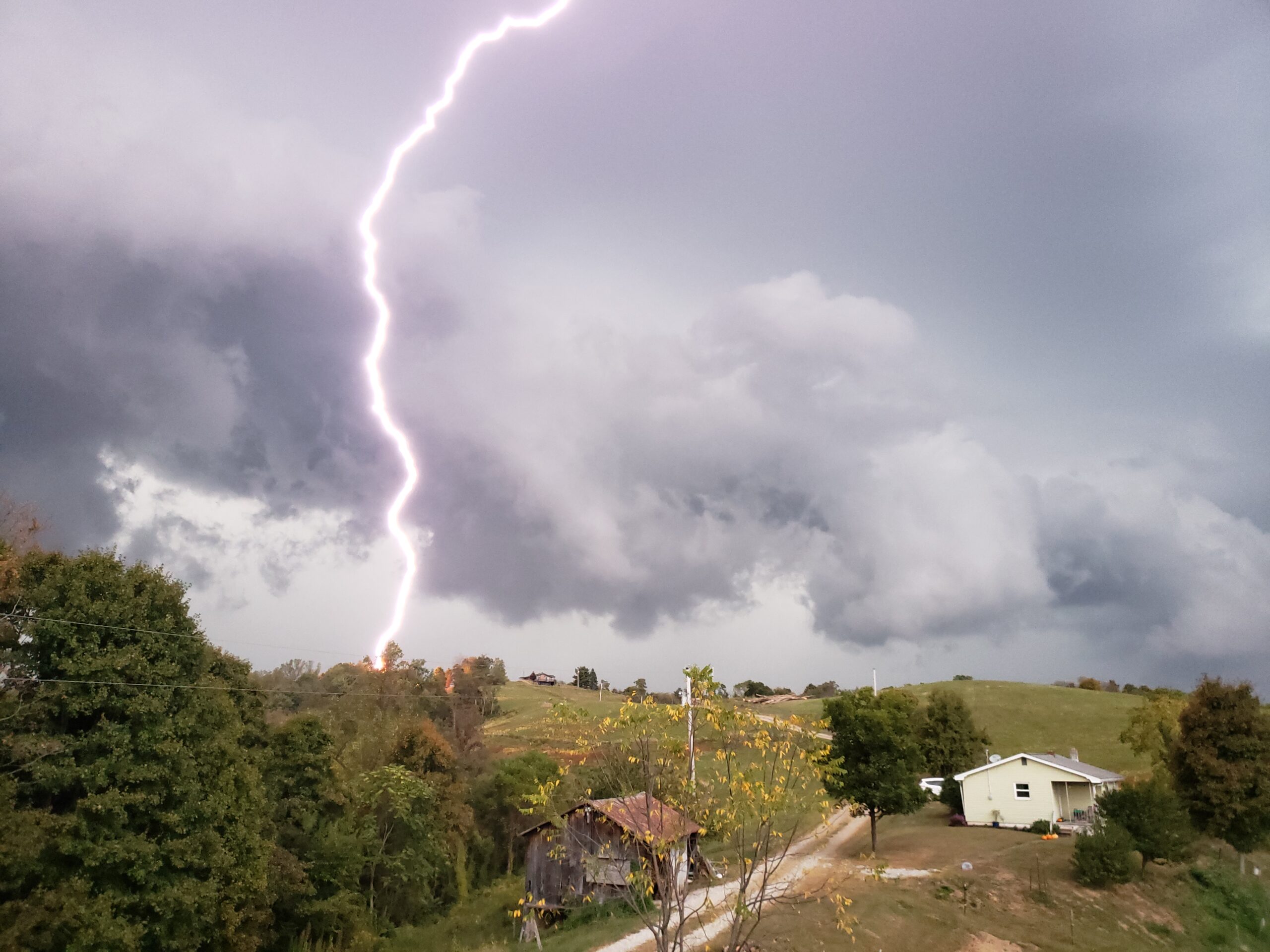 The Complexities of Insuring Homes on Large Plots of Land